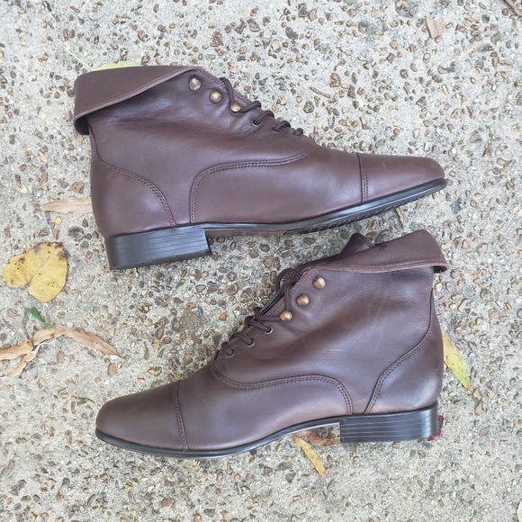 maine lace up